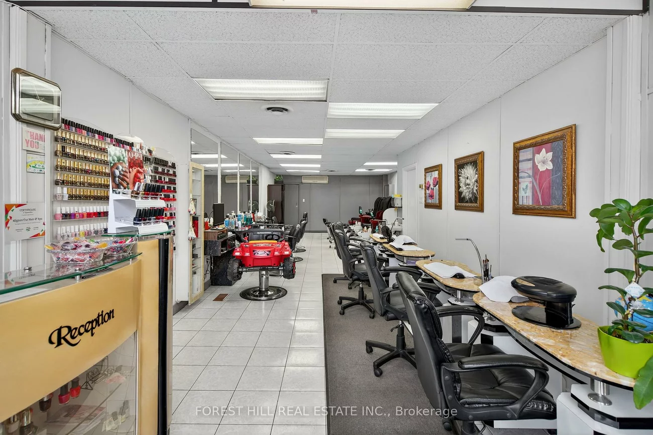 655, St Clair, Wychwood, Toronto