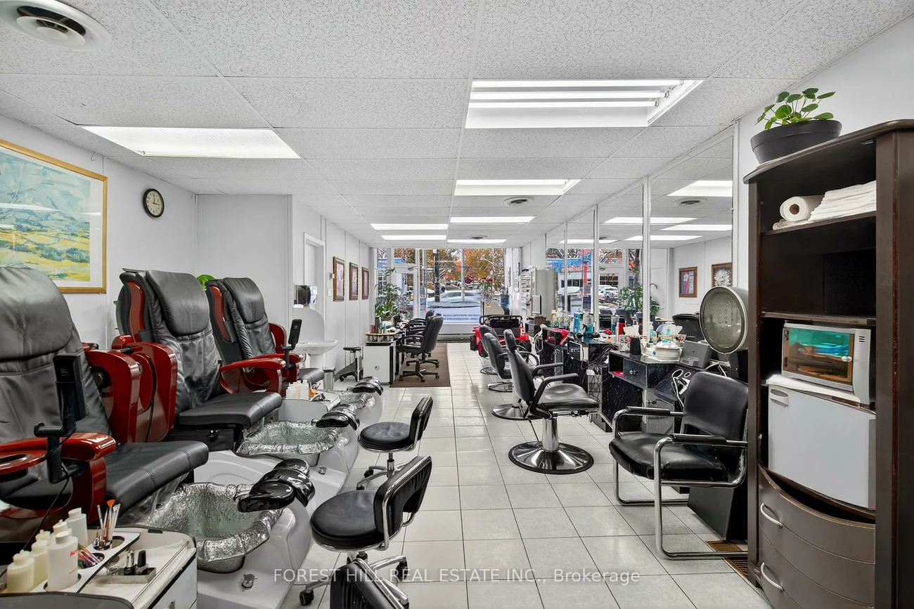 655, St Clair, Wychwood, Toronto
