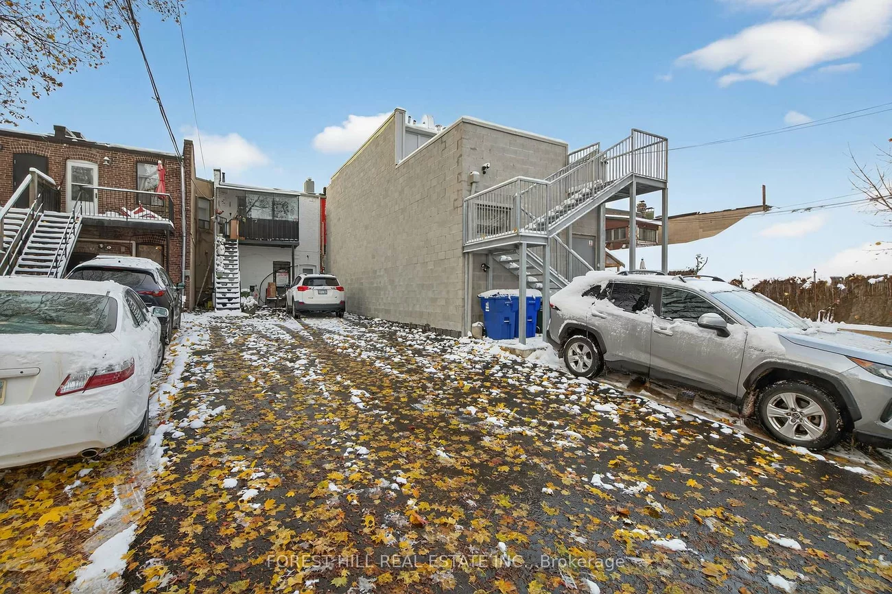 655, St Clair, Wychwood, Toronto