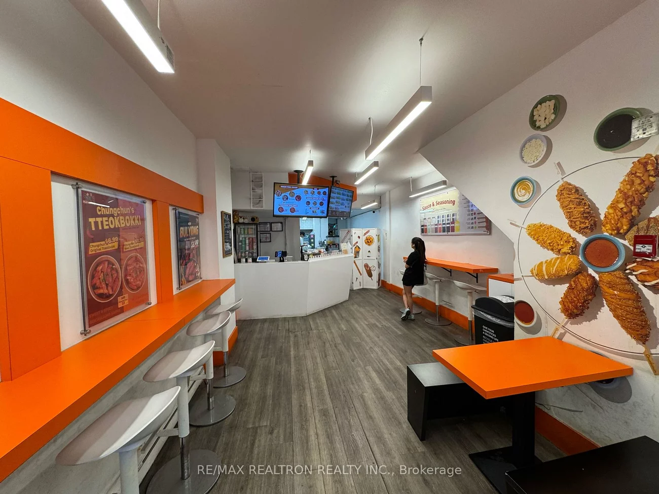 582, Yonge, Bay Street Corridor, Toronto