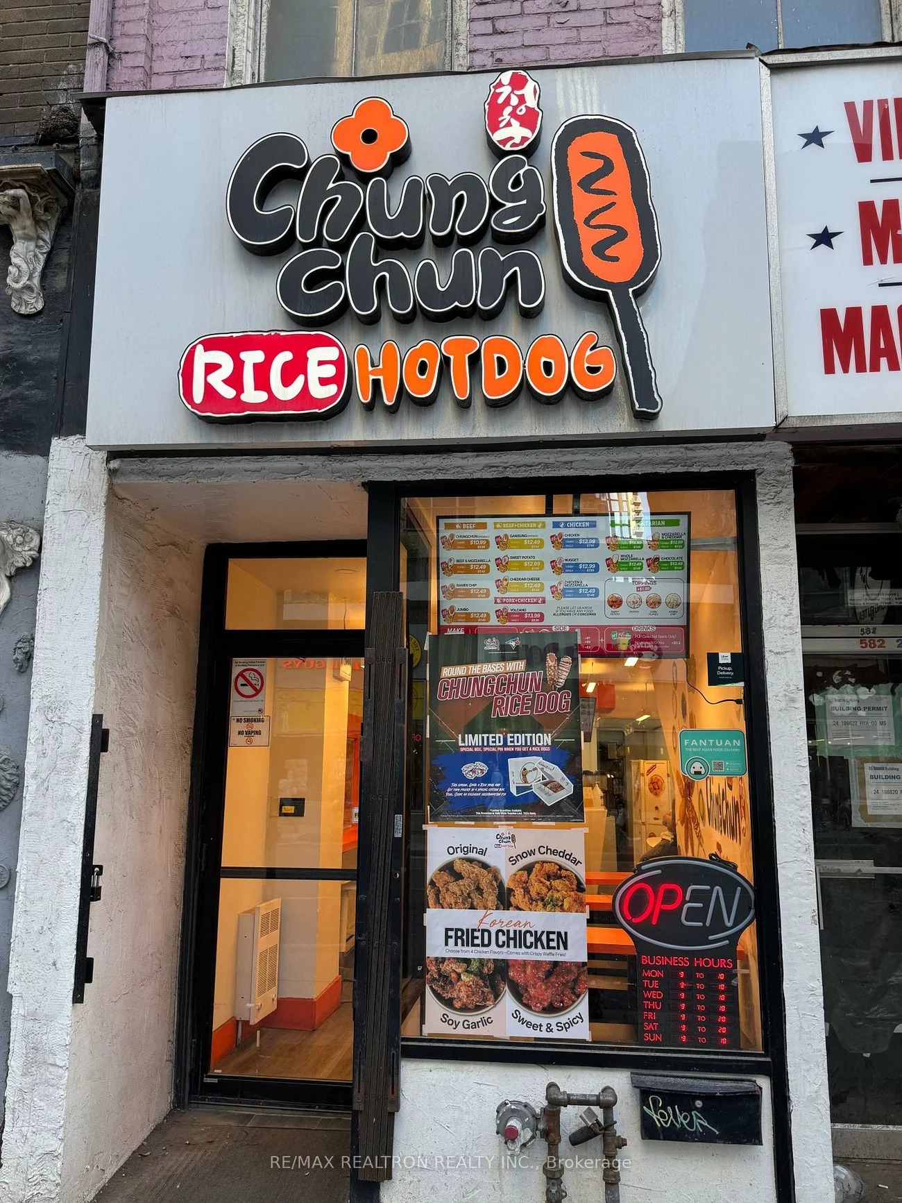 582, Yonge, Bay Street Corridor, Toronto