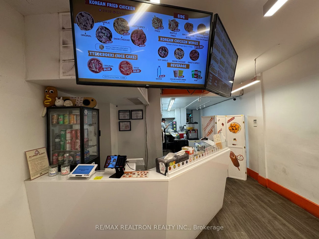 582, Yonge, Bay Street Corridor, Toronto