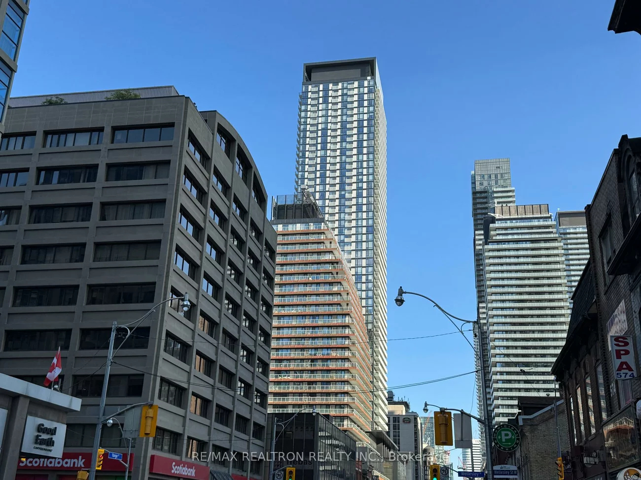 582, Yonge, Bay Street Corridor, Toronto