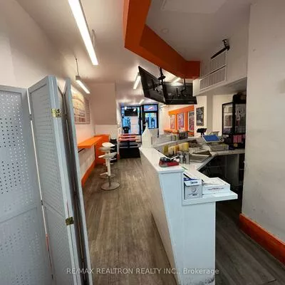 582, Yonge, Bay Street Corridor, Toronto