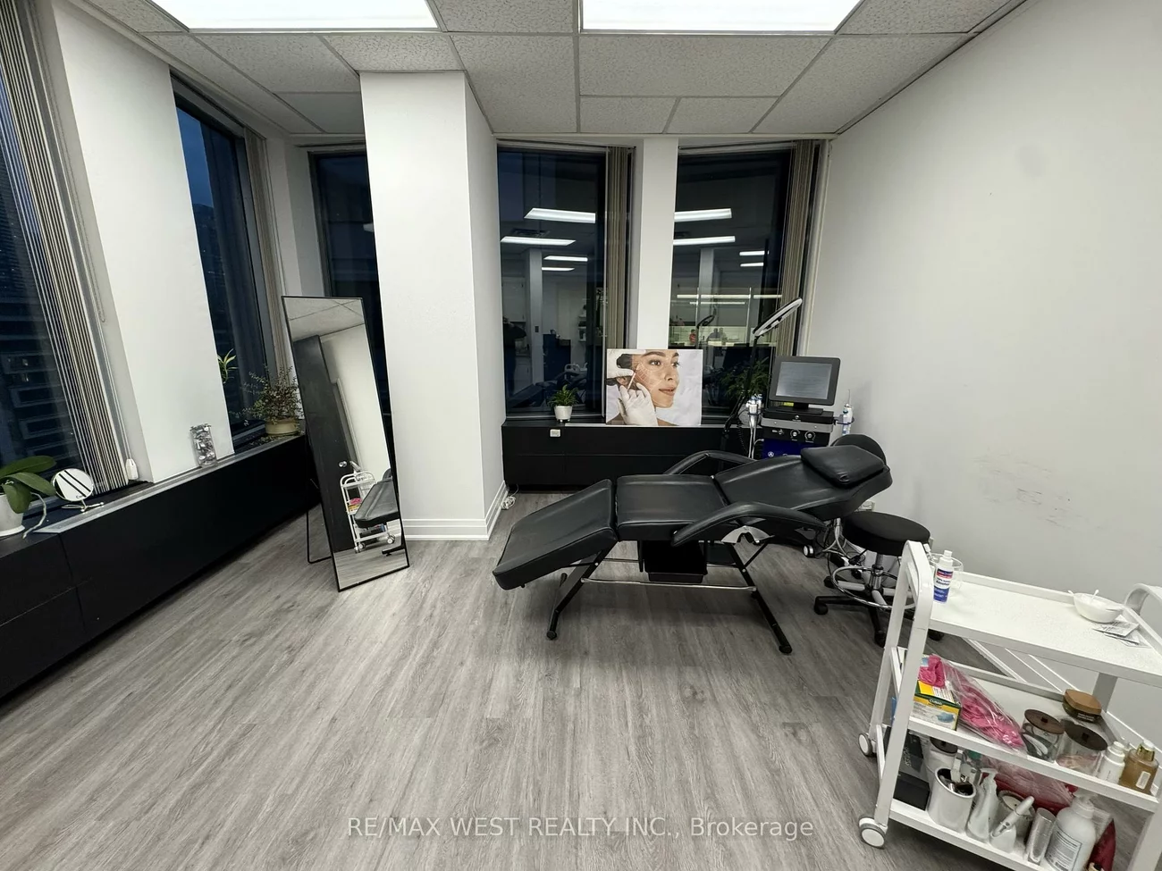 123, Edward, Bay Street Corridor, Toronto