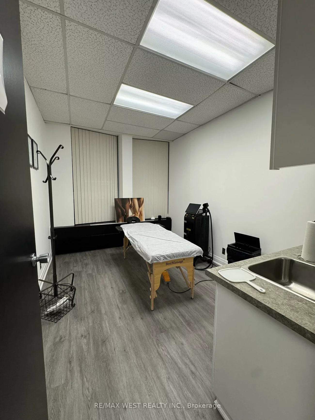 123, Edward, Bay Street Corridor, Toronto