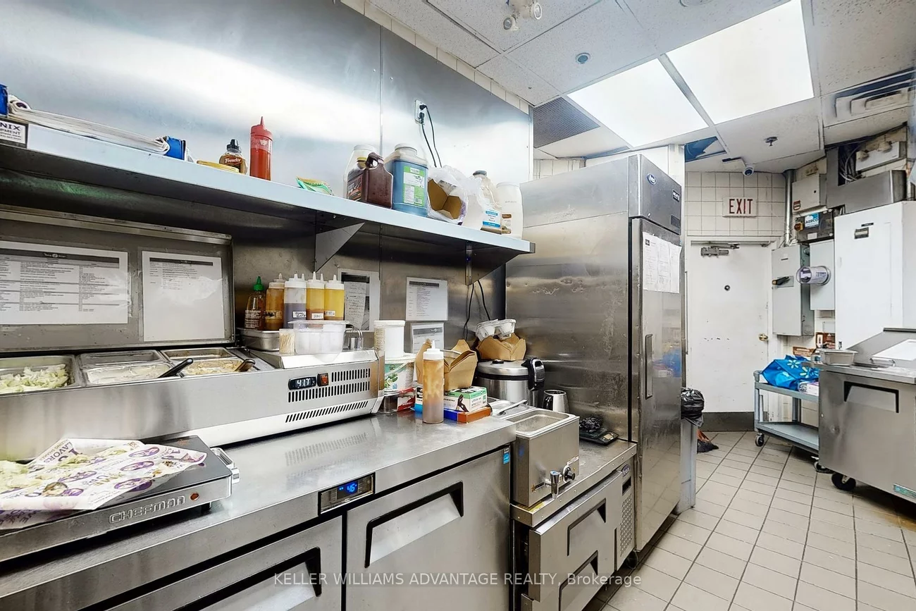 6464, Yonge, Newtonbrook West, Toronto