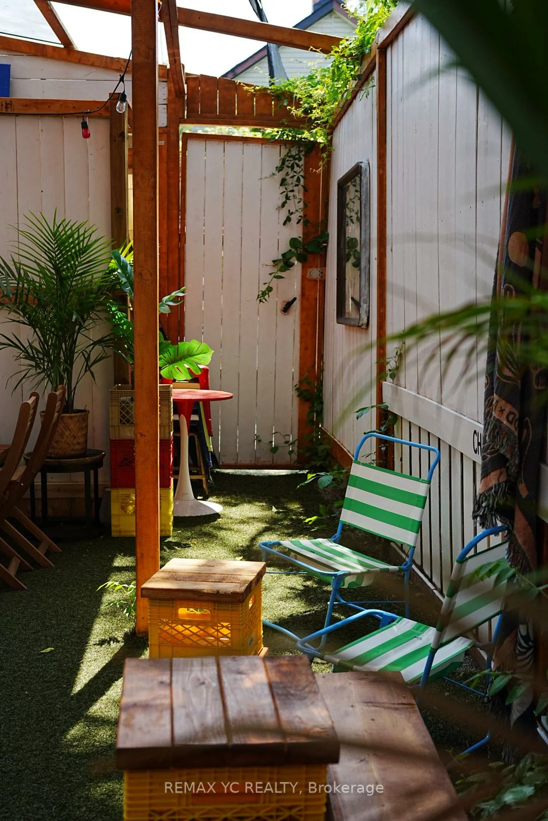 811, Queen, Niagara, Toronto