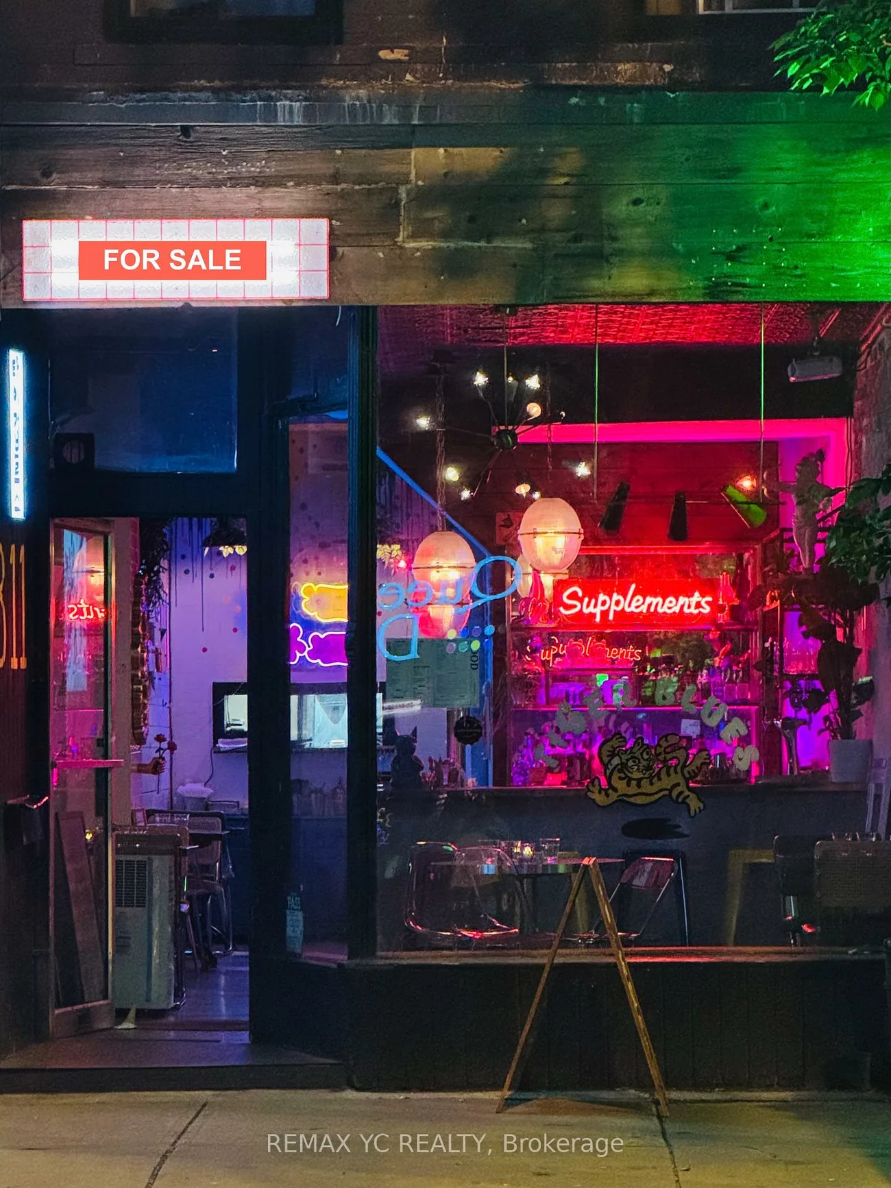 811, Queen, Niagara, Toronto