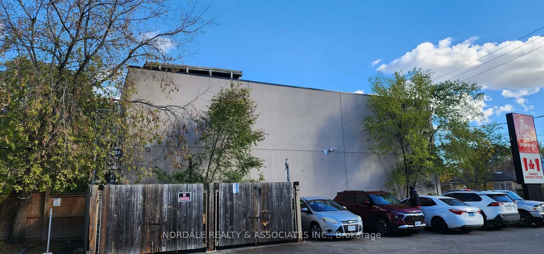 678, Sheppard, Bathurst Manor, Toronto