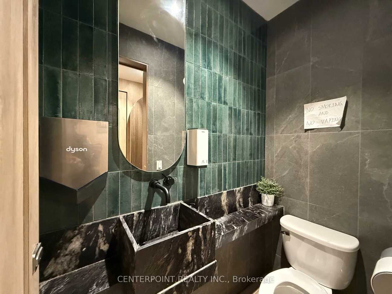 5600, Yonge, Willowdale West, Toronto
