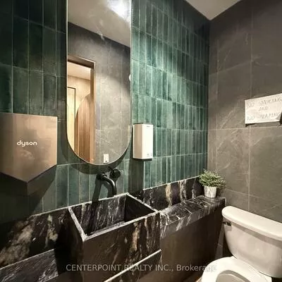 5600, Yonge, Willowdale West, Toronto