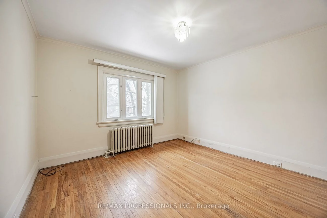 560, Atlas, Oakwood Village, Toronto