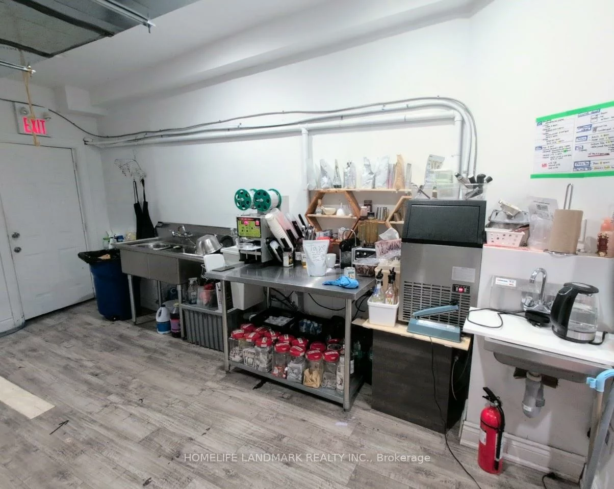 677, Queen St, Niagara, Toronto