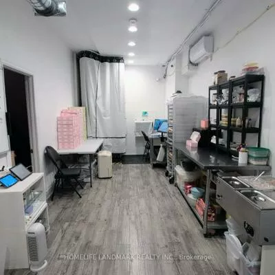 677, Queen St, Niagara, Toronto