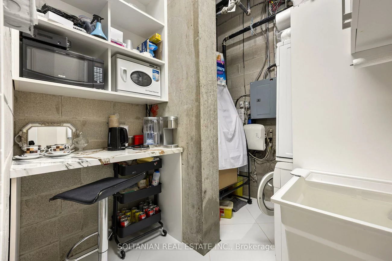 515, Wilson, Clanton Park, Toronto