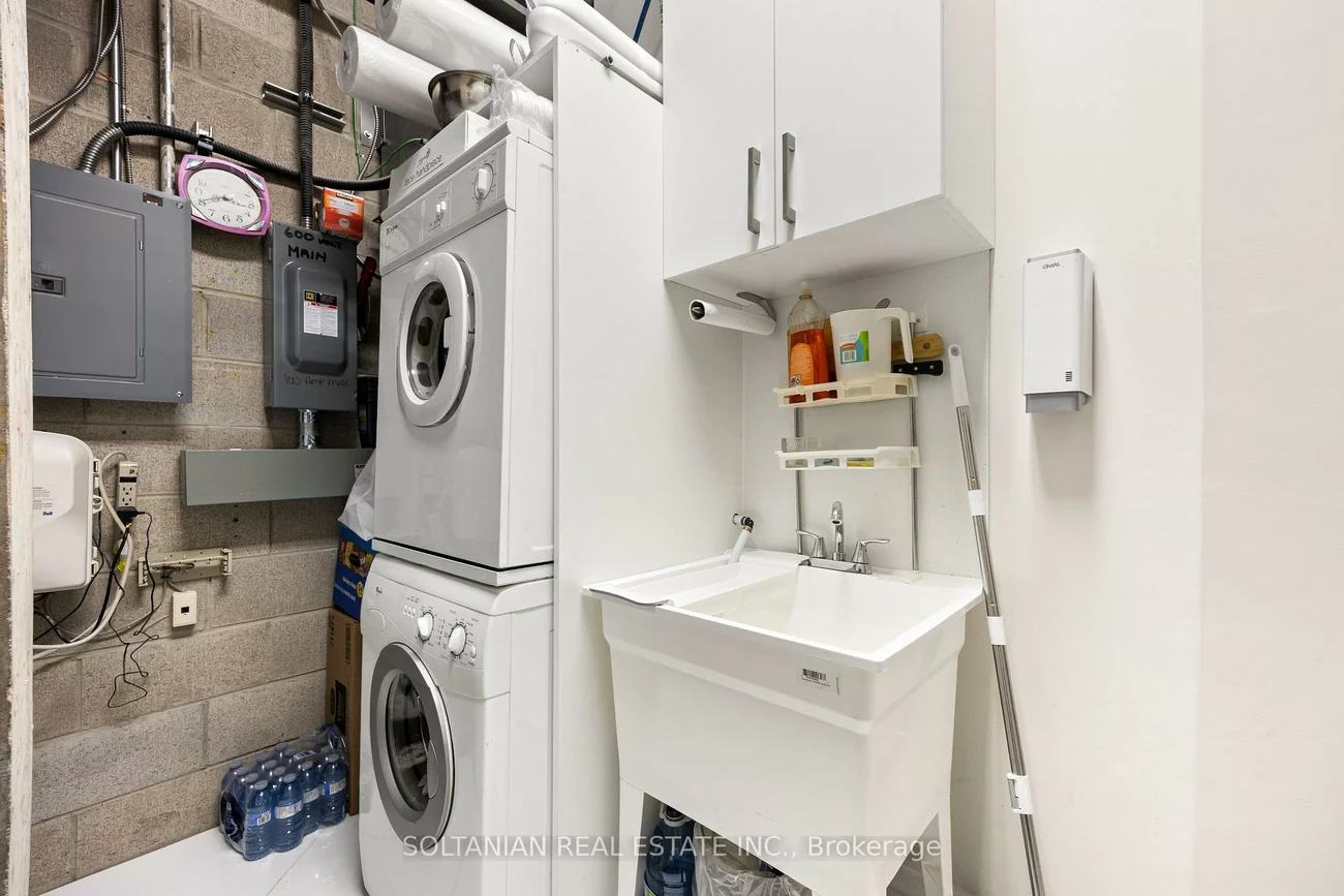 515, Wilson, Clanton Park, Toronto