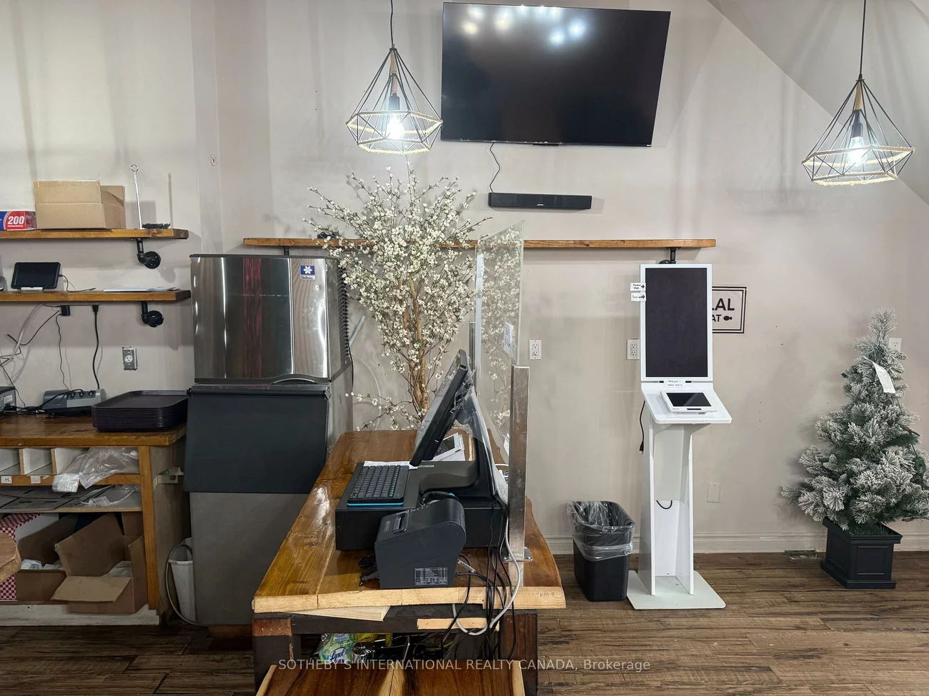 283, College, Kensington-Chinatown, Toronto