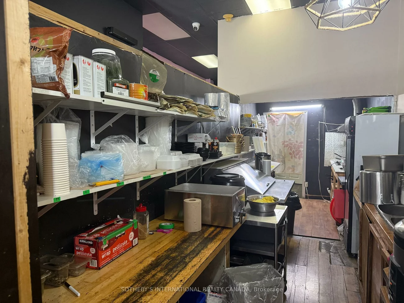 283, College, Kensington-Chinatown, Toronto