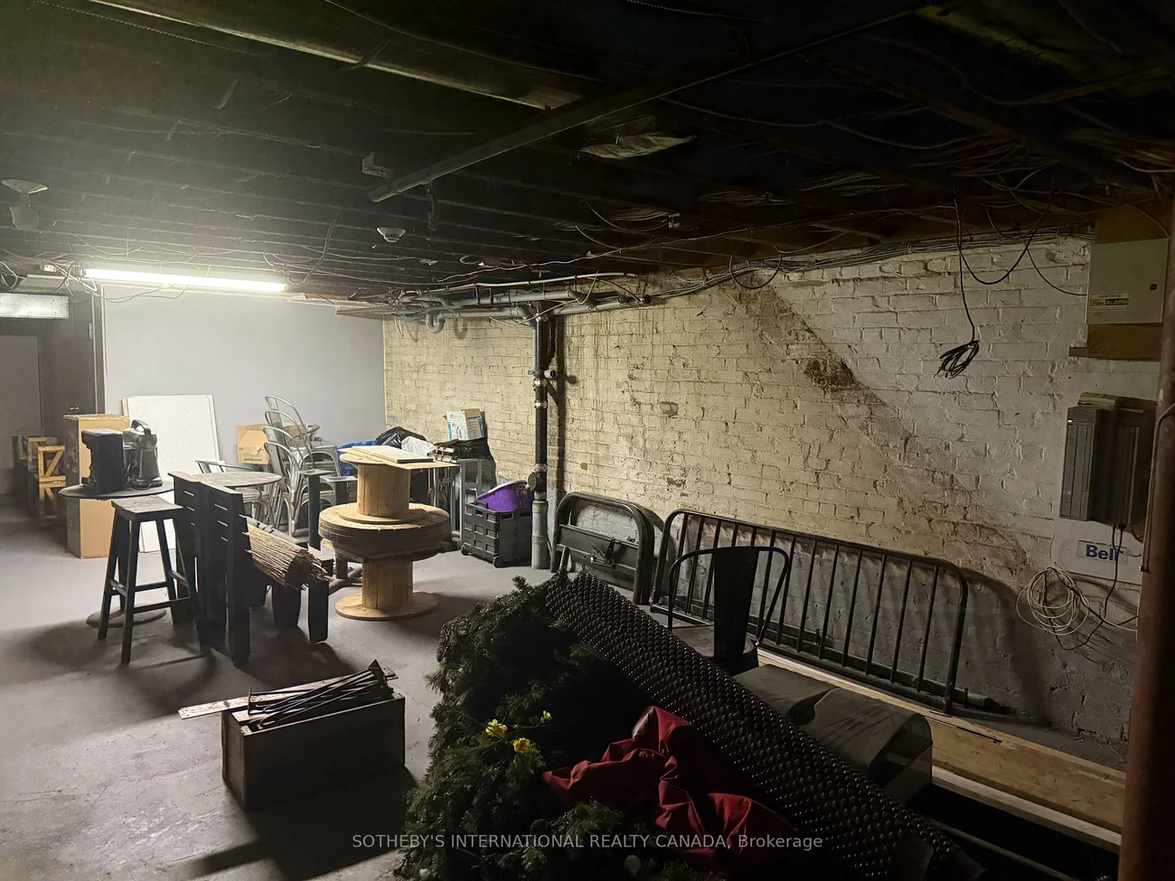 283, College, Kensington-Chinatown, Toronto