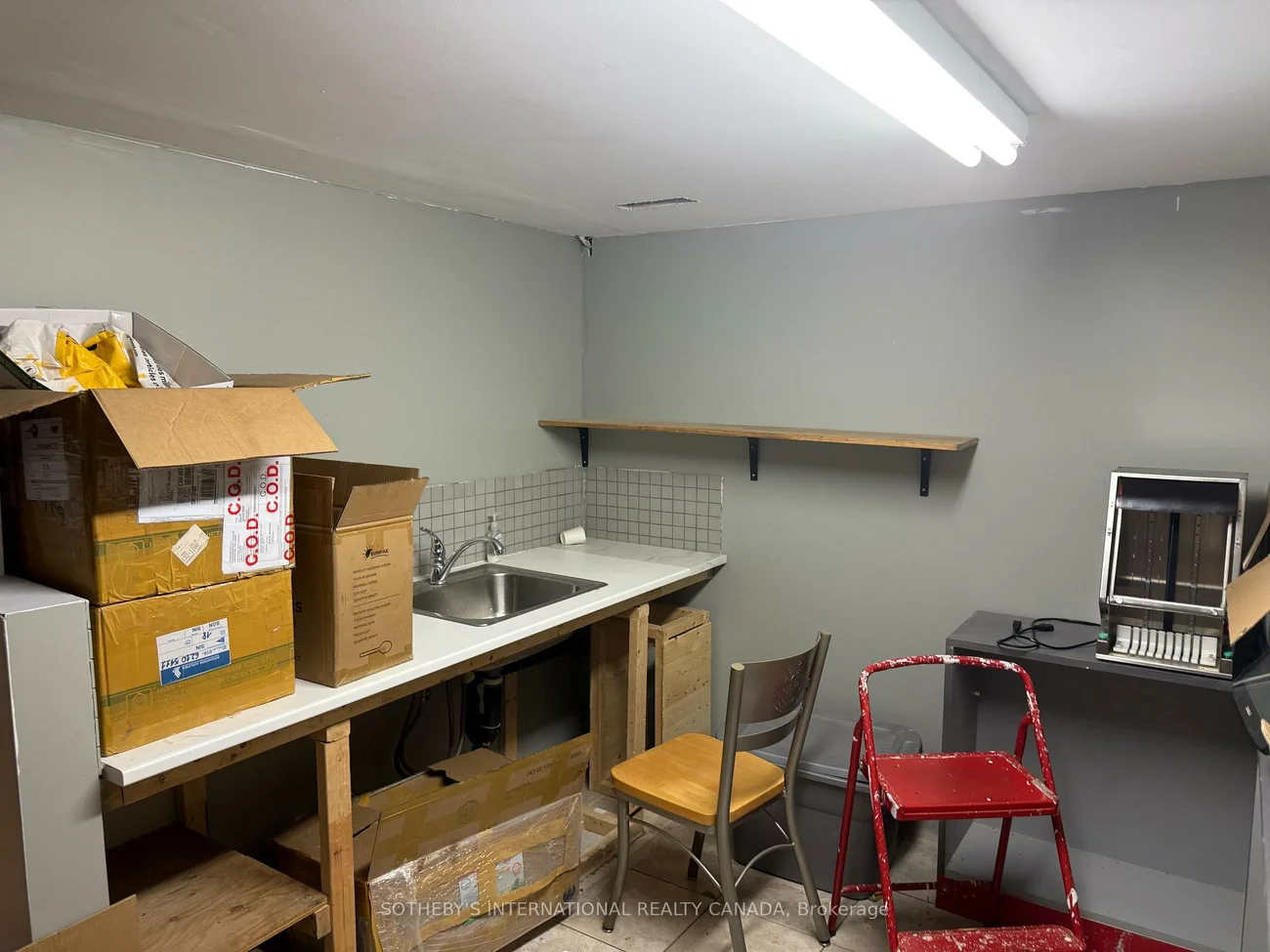 283, College, Kensington-Chinatown, Toronto