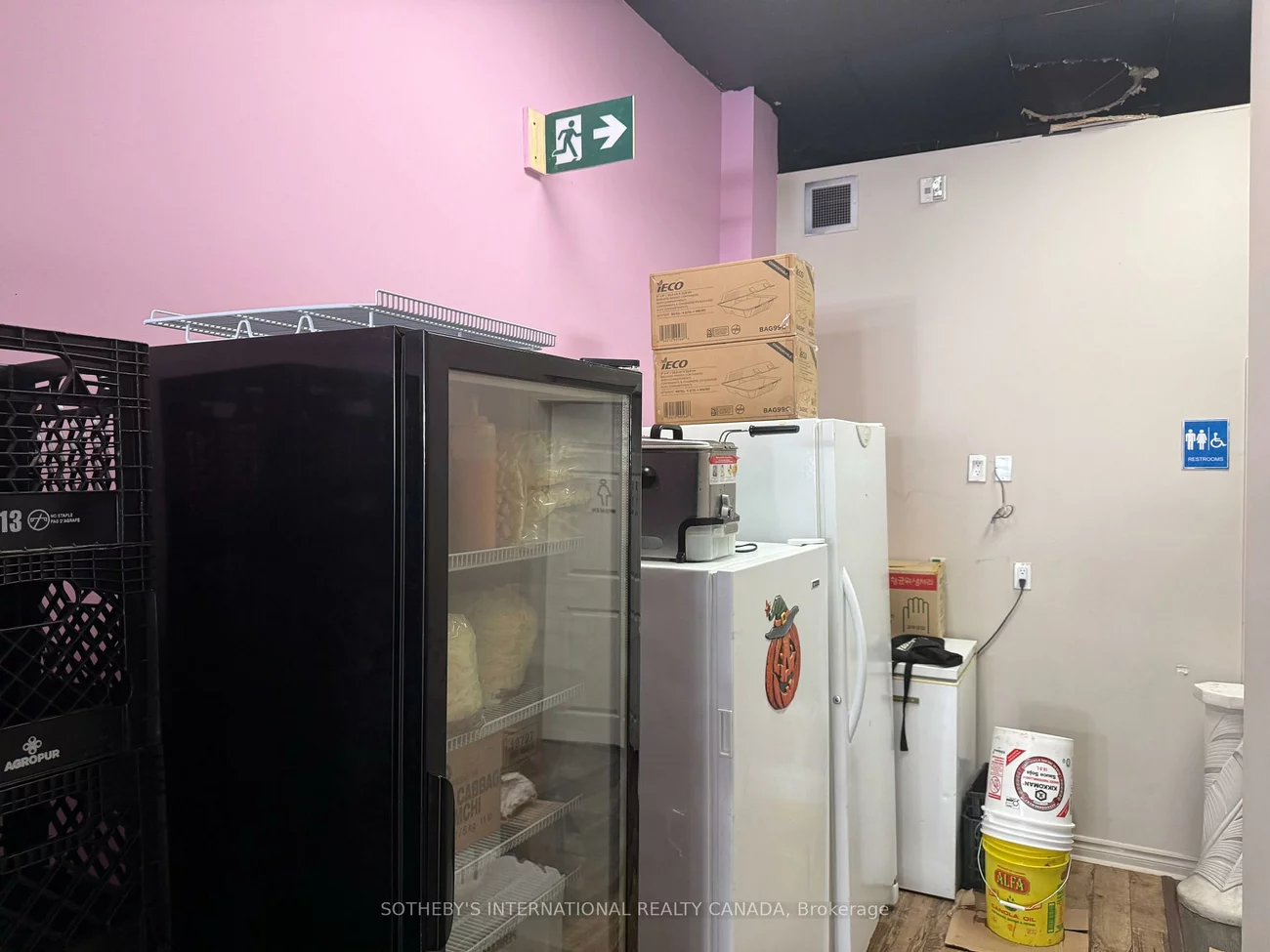 283, College, Kensington-Chinatown, Toronto