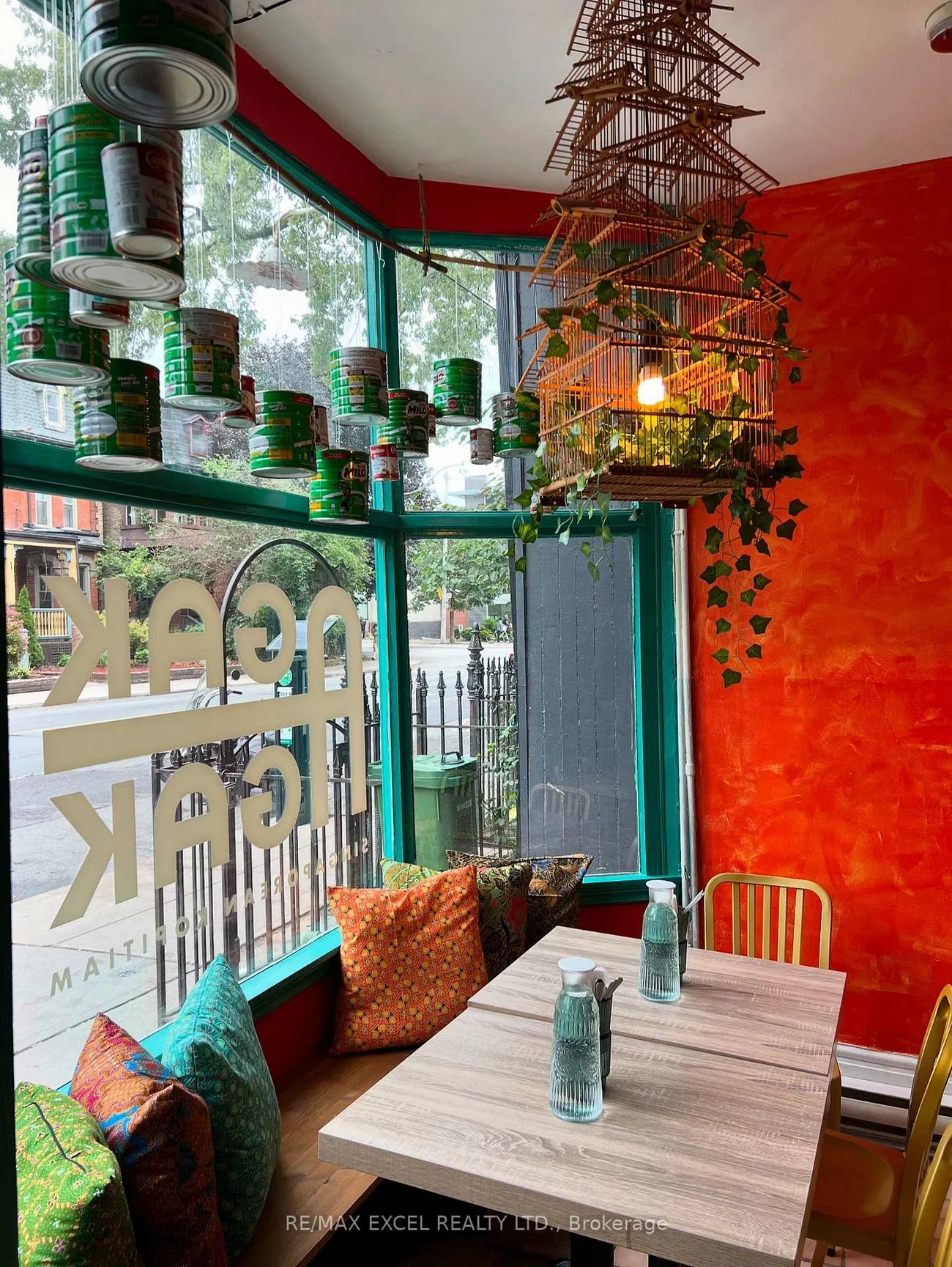 253, Gerrard, Moss Park, Toronto