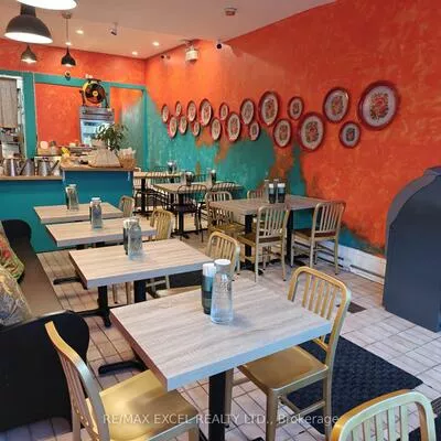 253, Gerrard, Moss Park, Toronto