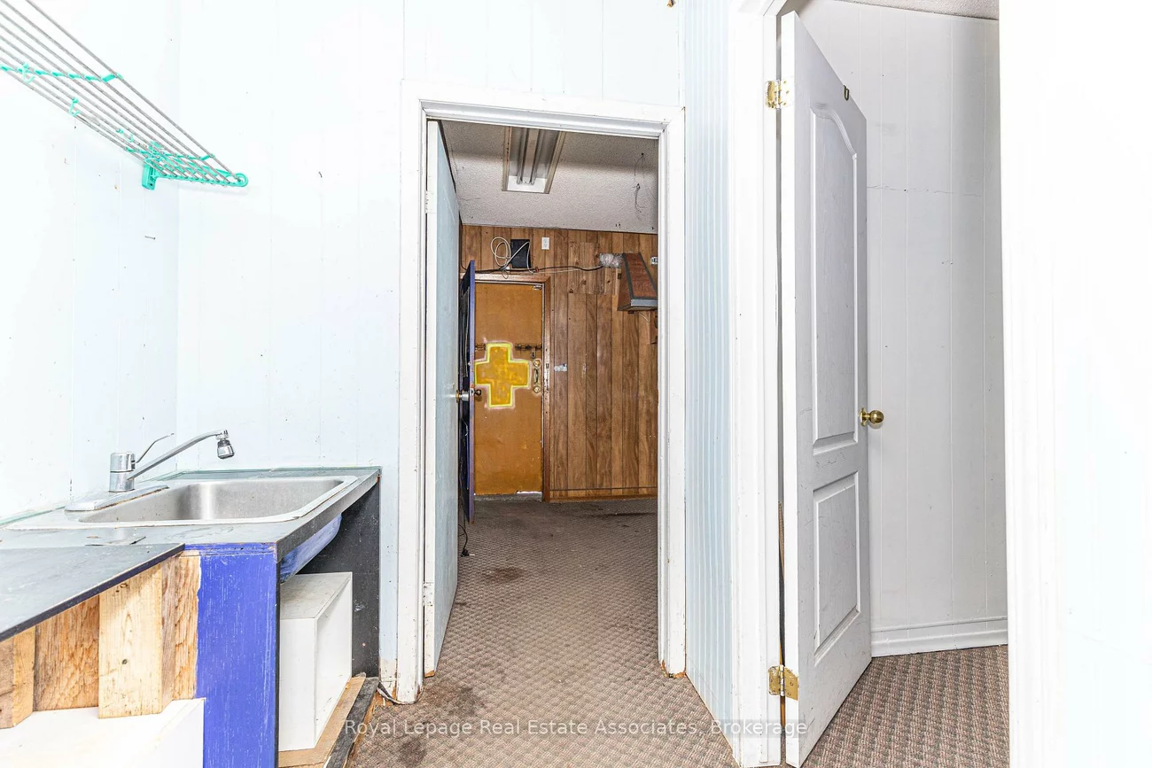 654, Bloor, Annex, Toronto