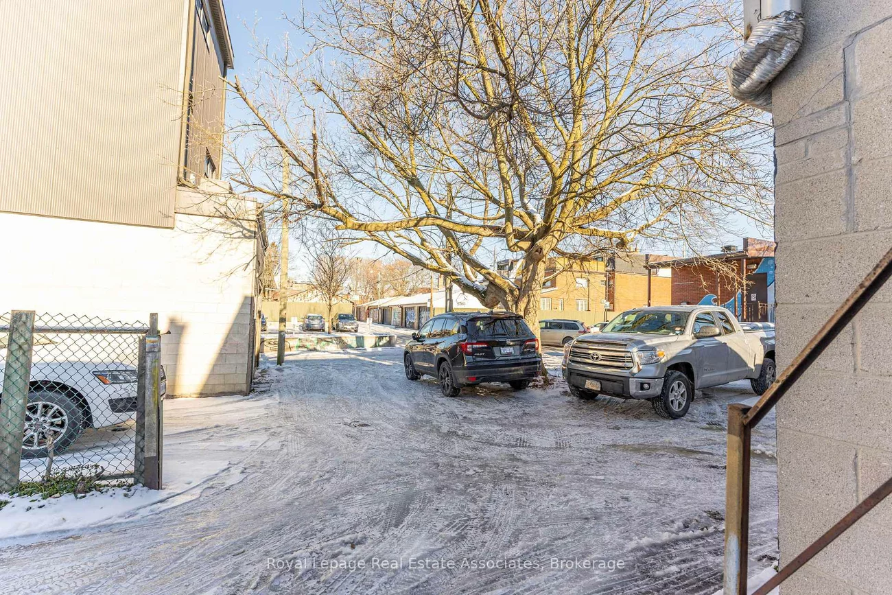 654, Bloor, Annex, Toronto