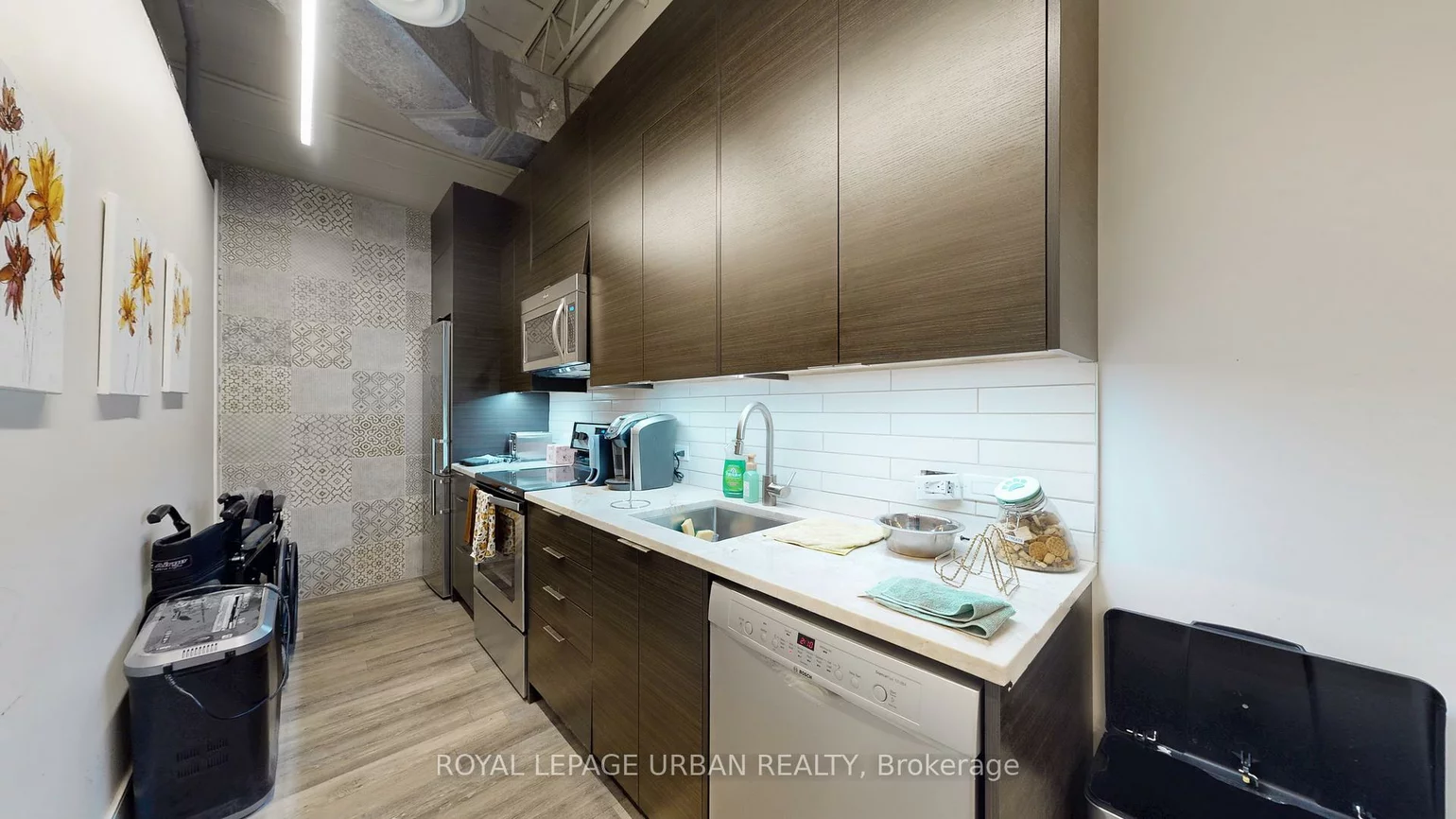 200, Spadina, Kensington-Chinatown, Toronto