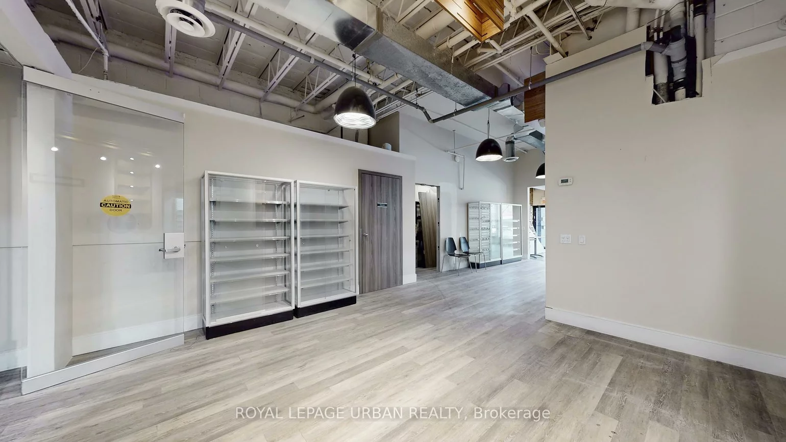 200, Spadina, Kensington-Chinatown, Toronto
