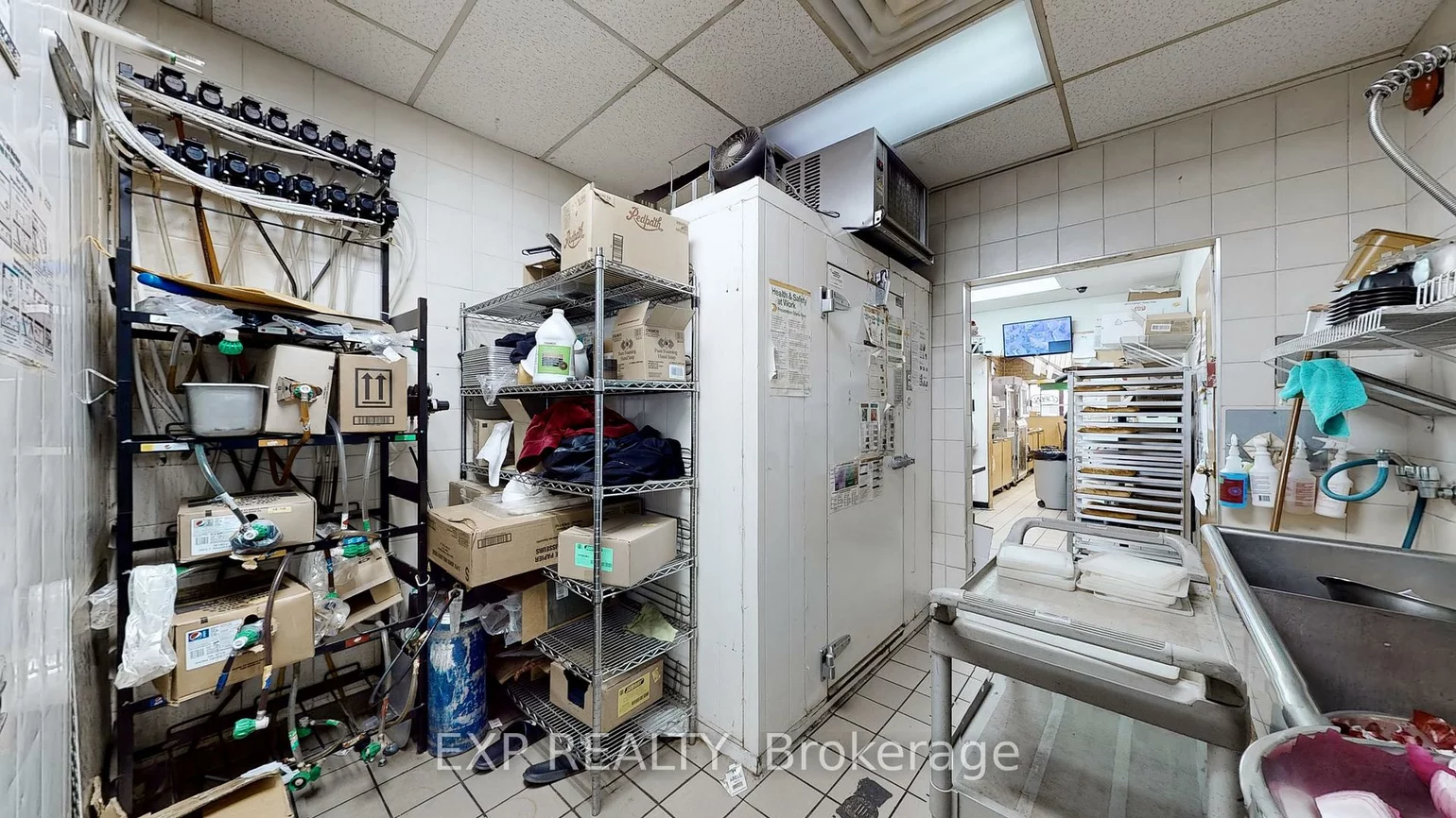 105, Parkway Forest, Henry Farm, Toronto