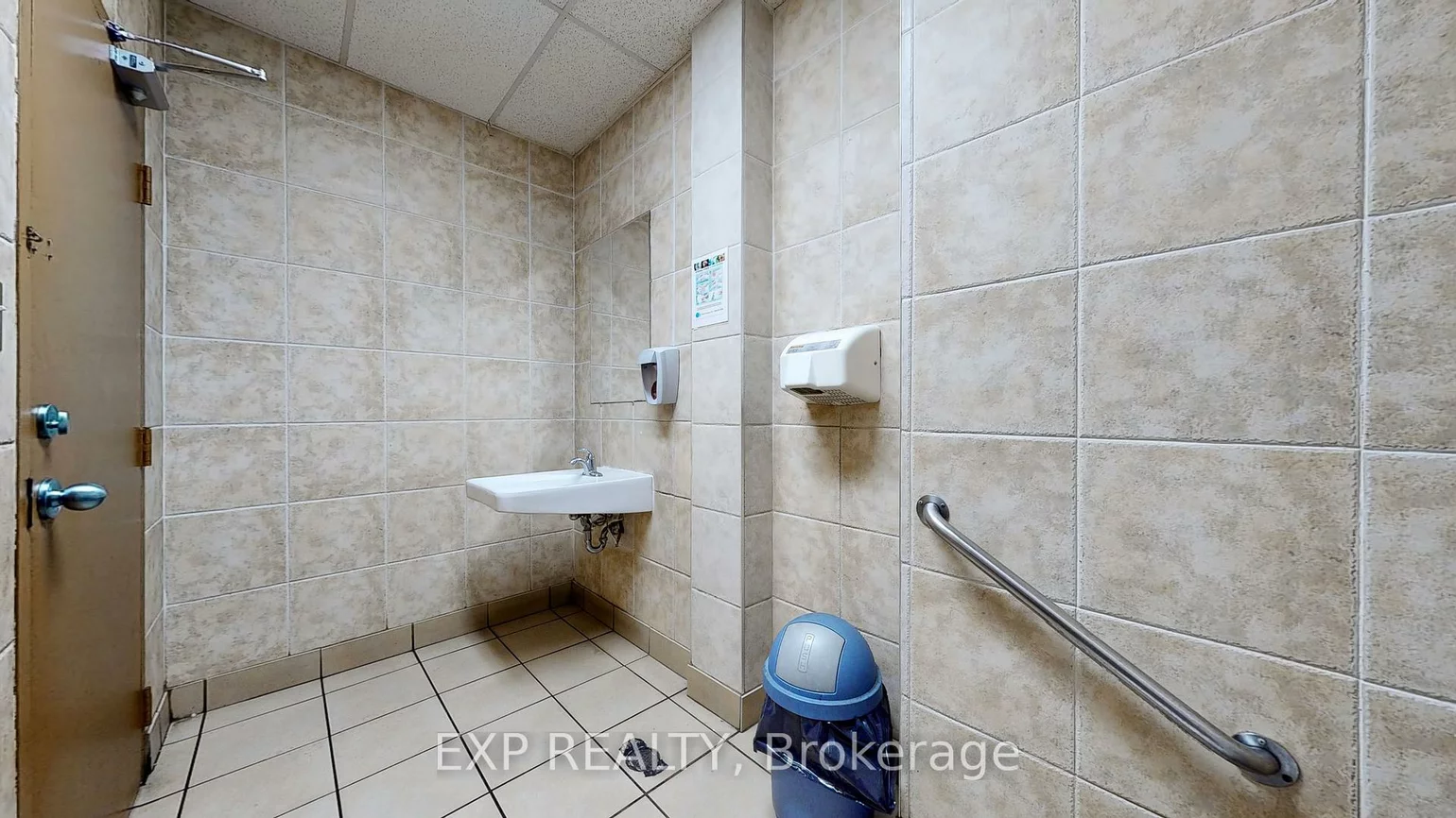 105, Parkway Forest, Henry Farm, Toronto