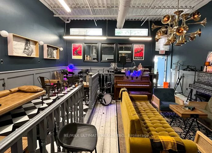 1078, Queen, Trinity-Bellwoods, Toronto