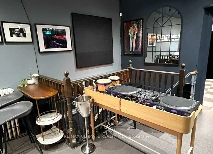 1078, Queen, Trinity-Bellwoods, Toronto