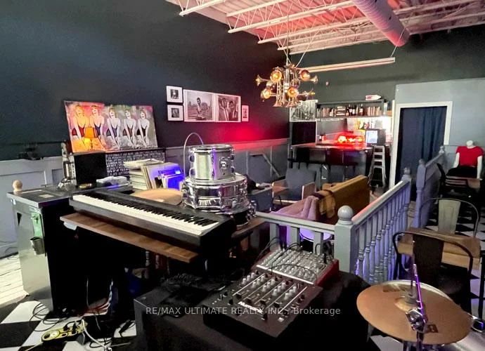 1078, Queen, Trinity-Bellwoods, Toronto