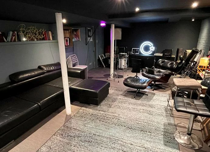 1078, Queen, Trinity-Bellwoods, Toronto