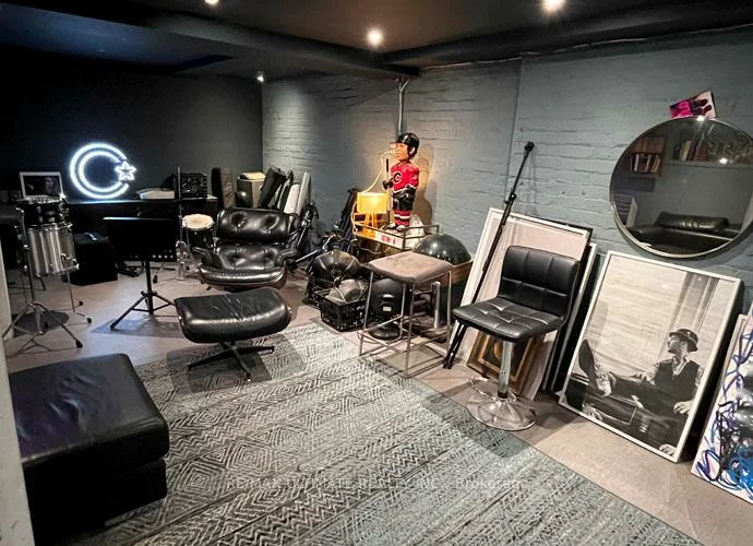 1078, Queen, Trinity-Bellwoods, Toronto