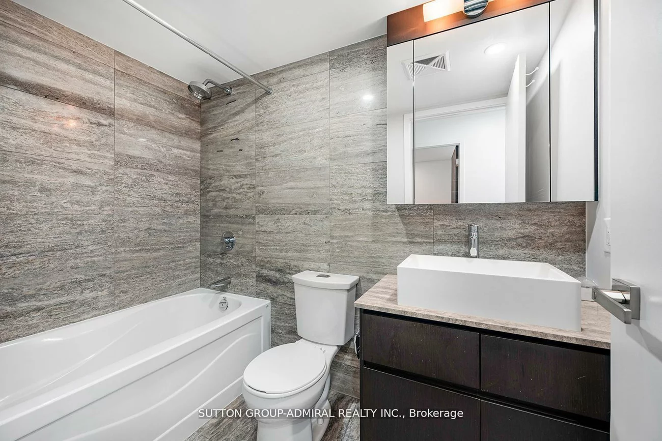 18, Capreol, Waterfront Communities C1, Toronto