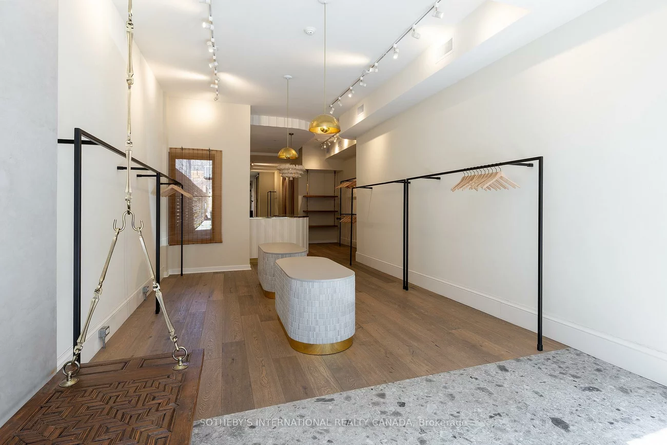 872, College, Palmerston-Little Italy, Toronto