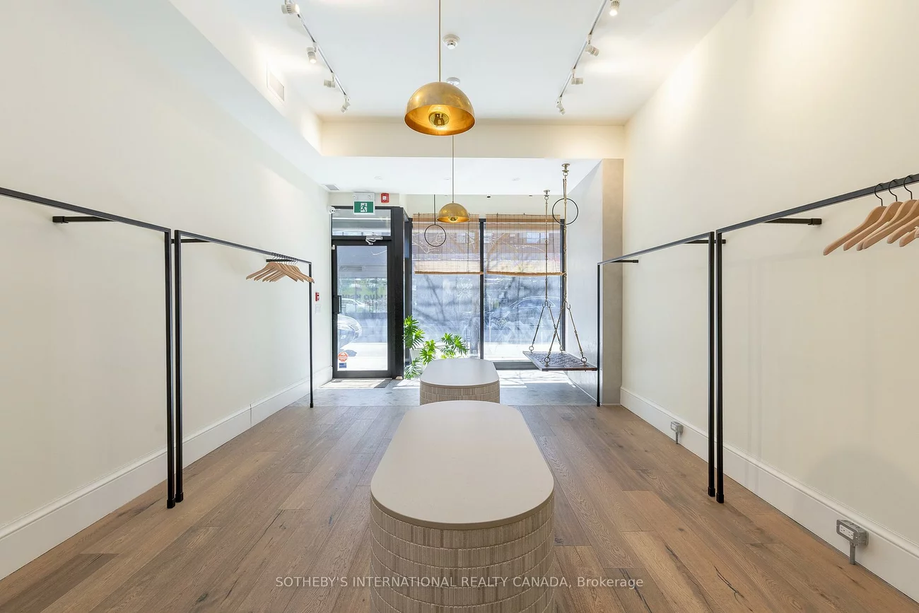 872, College, Palmerston-Little Italy, Toronto