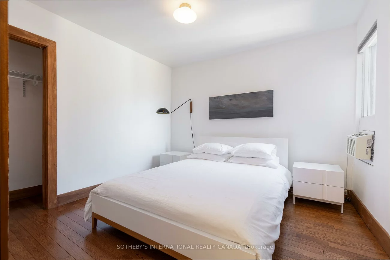 872, College, Palmerston-Little Italy, Toronto