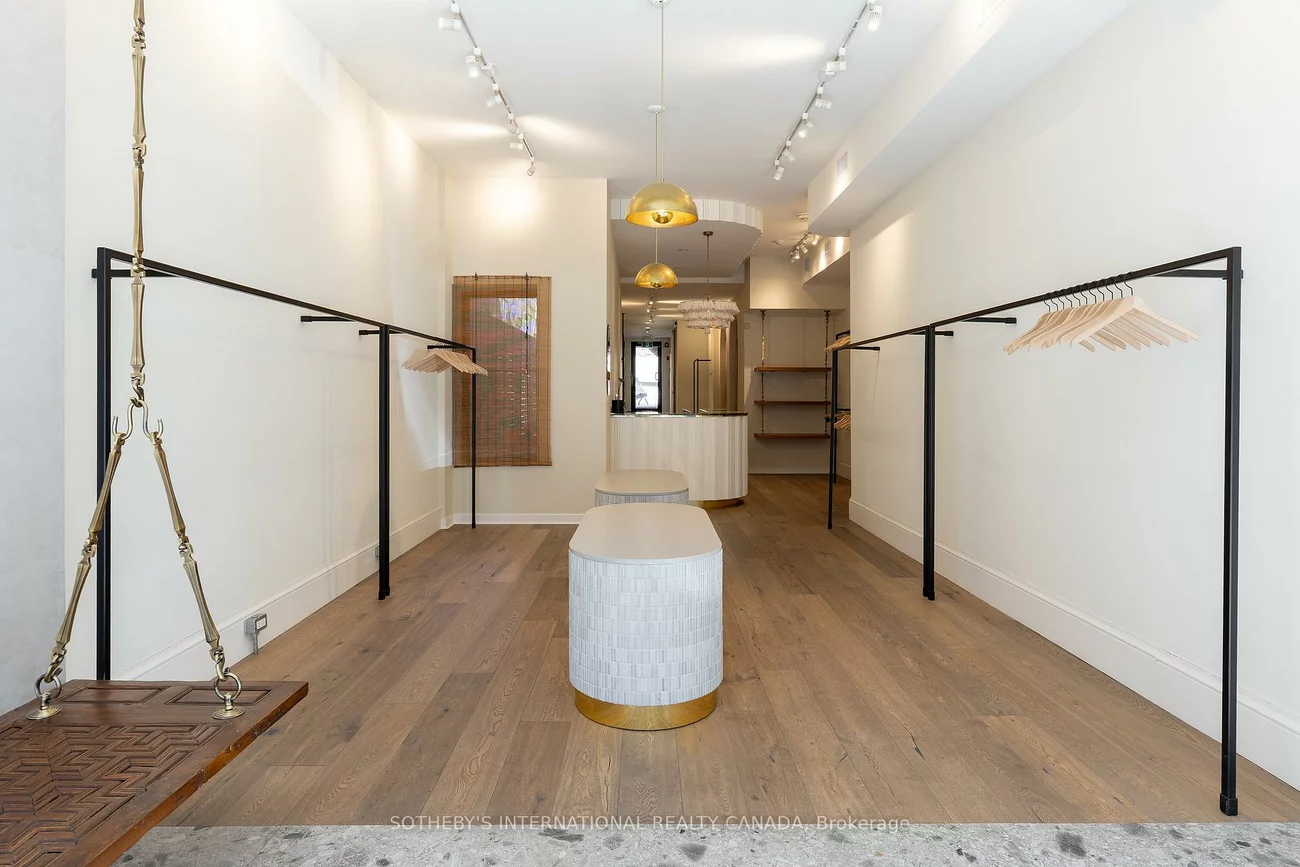 872, College, Palmerston-Little Italy, Toronto