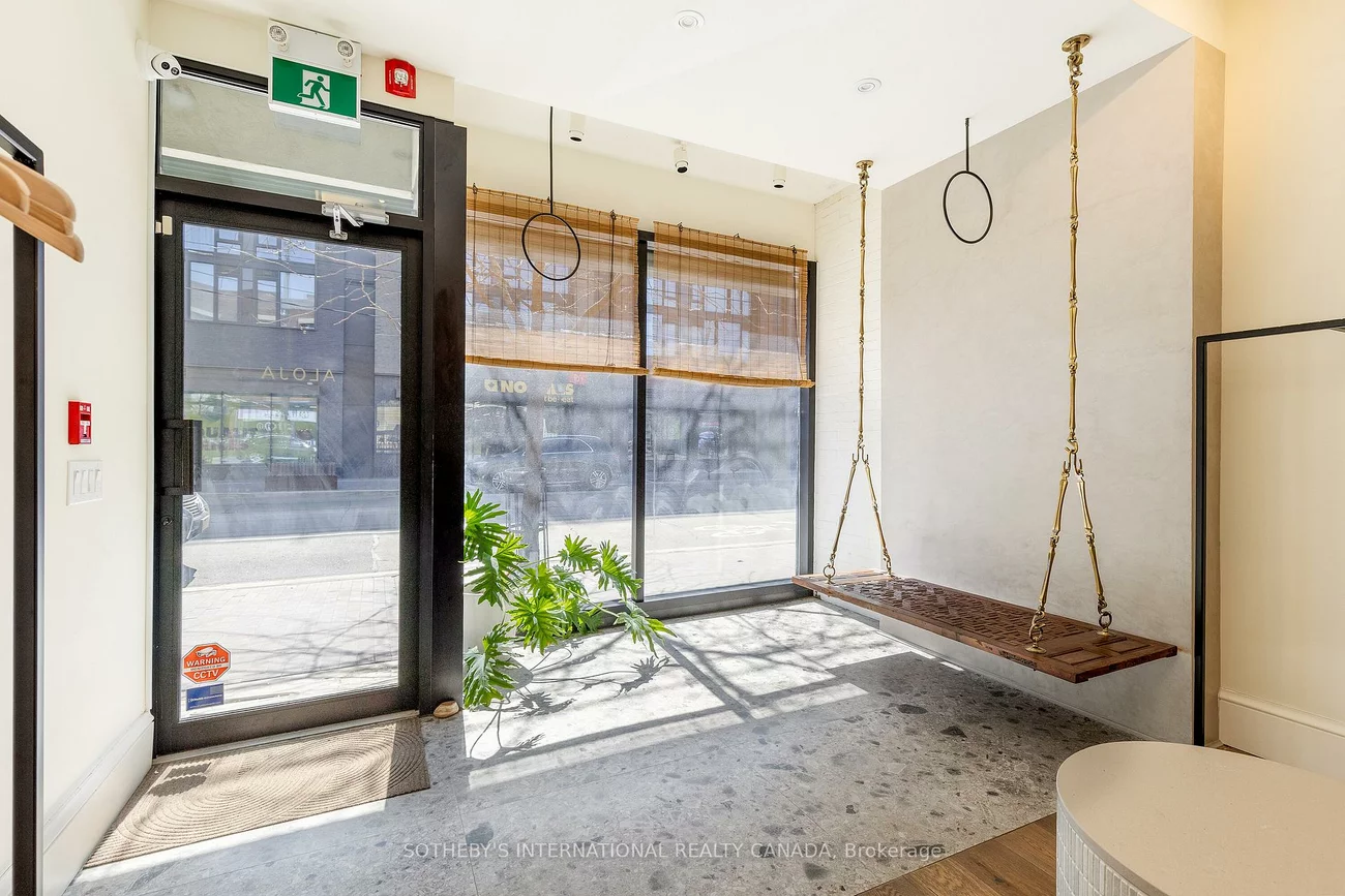 872, College, Palmerston-Little Italy, Toronto