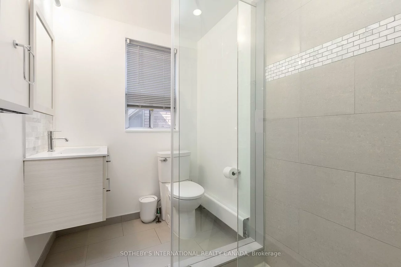 872, College, Palmerston-Little Italy, Toronto