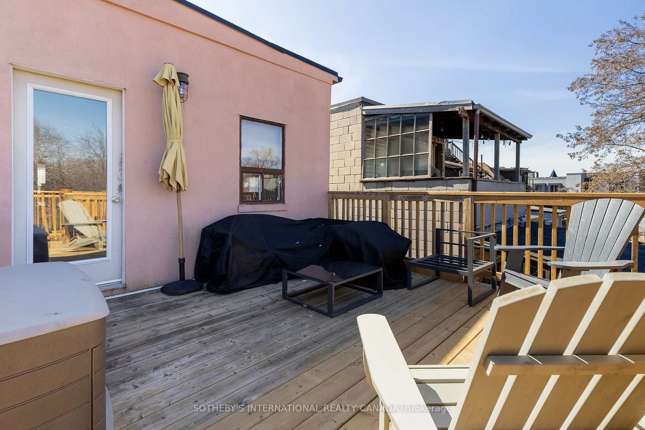 872, College, Palmerston-Little Italy, Toronto