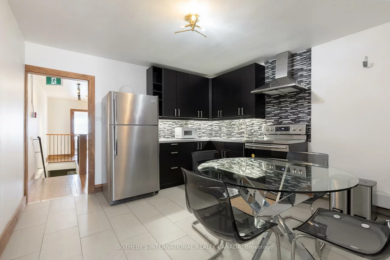 872, College, Palmerston-Little Italy, Toronto