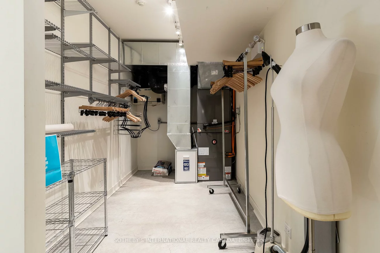 872, College, Palmerston-Little Italy, Toronto