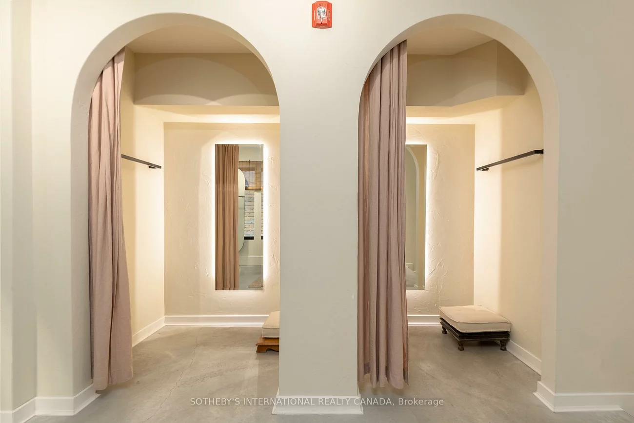 872, College, Palmerston-Little Italy, Toronto